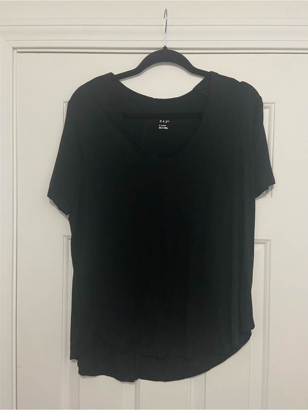 a new day Women’s XL Black V-Neck Short Sleeve Tee